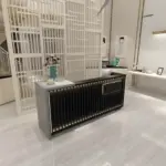 Simple Modern Company Front Desk - Maoters