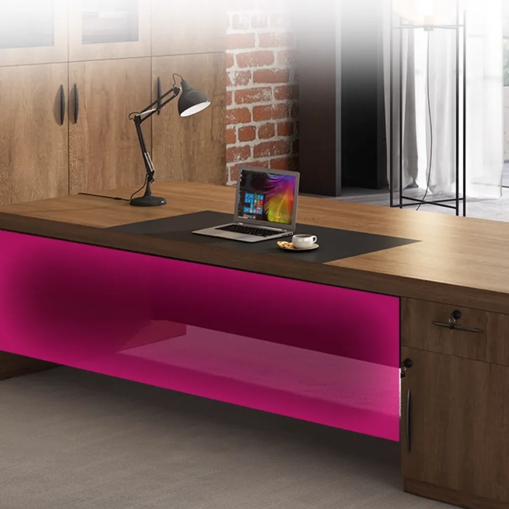 Minimalist Executive Office Desk and Chair Minimalist Executive Office Desk and Chair