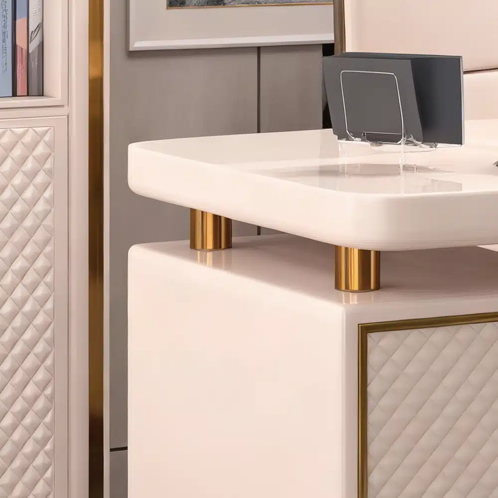 Sophisticated and Stylish Executive Desk - Maoters