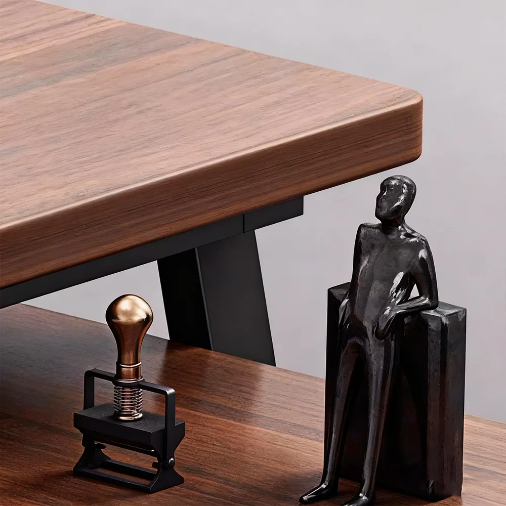 Compact & Simple Computer Desk for Senior Management